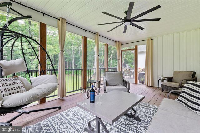 243 VESPER, Cross Junction, VA 22625
