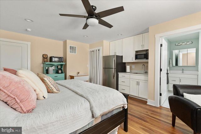 243 VESPER, Cross Junction, VA 22625
