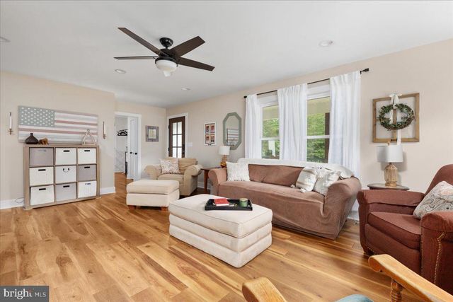 243 VESPER, Cross Junction, VA 22625