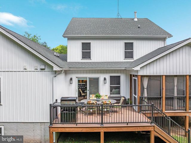 243 VESPER, Cross Junction, VA 22625