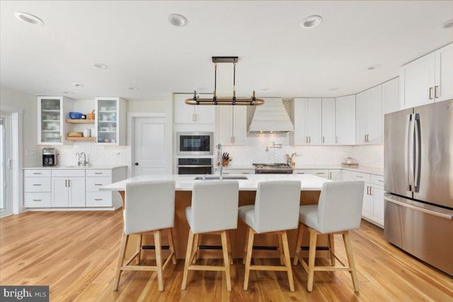 243 VESPER, Cross Junction, VA 22625