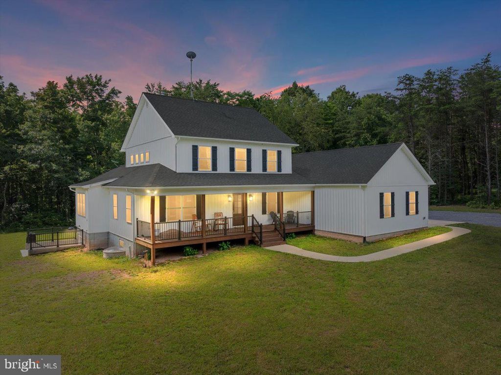 243 VESPER, Cross Junction, VA 22625