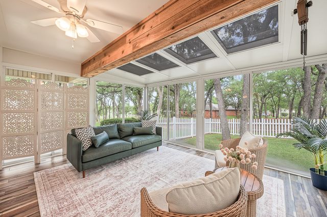 901 Pioneer Circle W, Argyle, TX 76226
