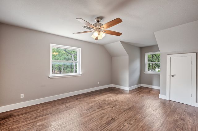901 Pioneer Circle W, Argyle, TX 76226