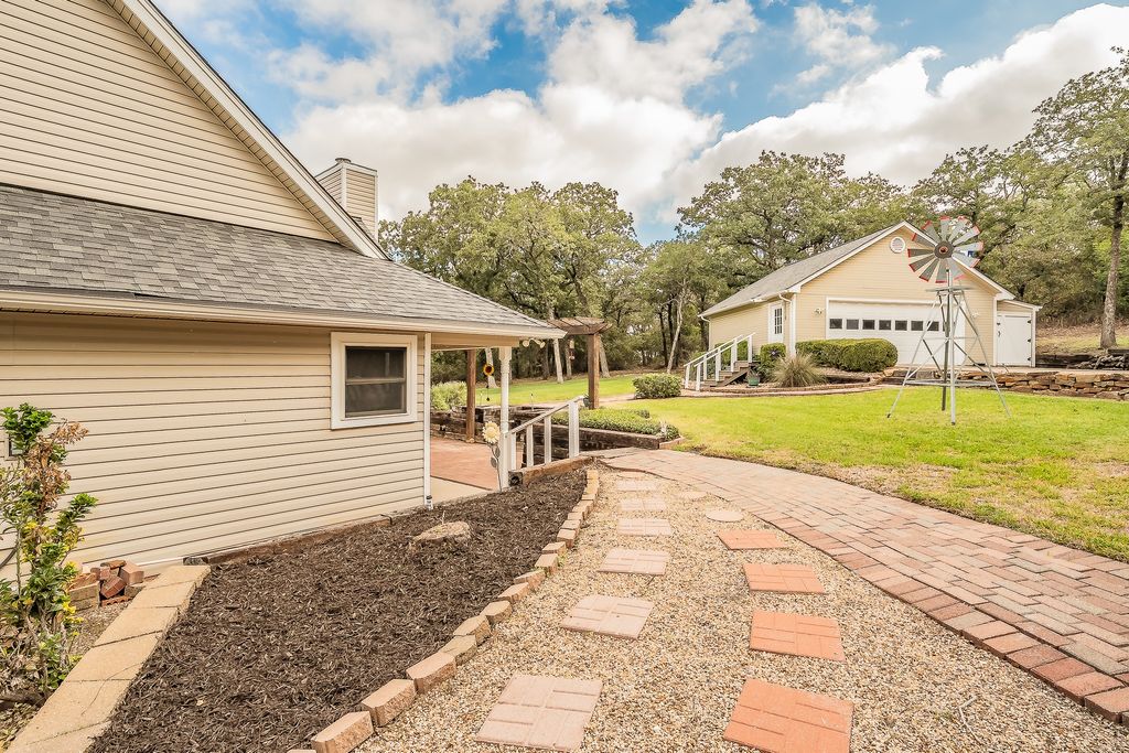 901 Pioneer Circle W, Argyle, TX 76226 — photo 4