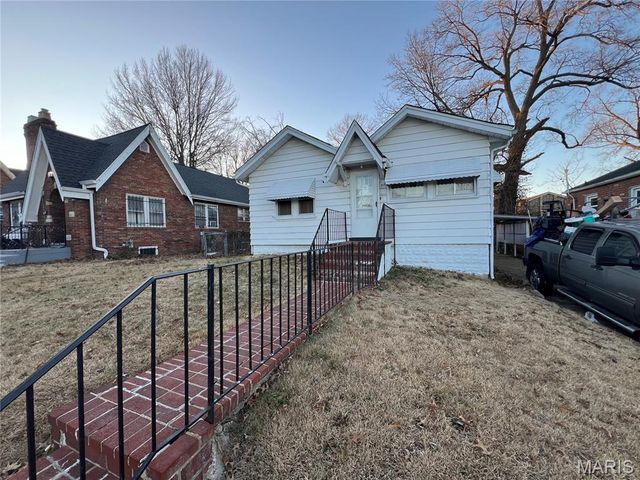 3721 Melba Place, St Louis, MO 63121