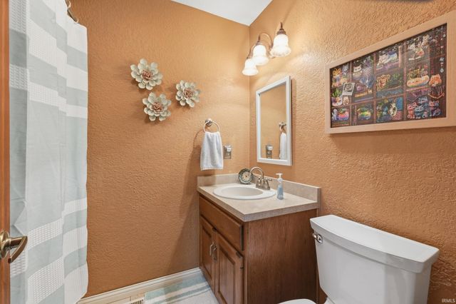 818 Columbine Circle, Auburn, IN 46706