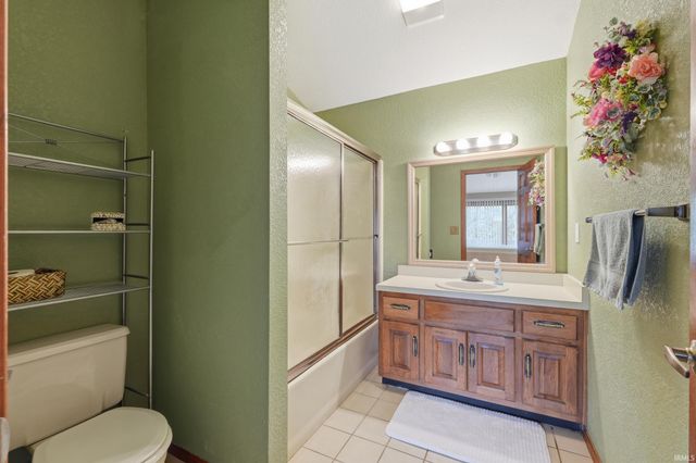 818 Columbine Circle, Auburn, IN 46706