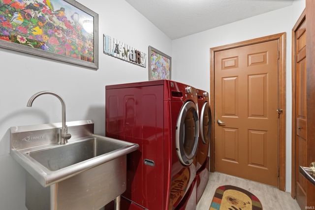 818 Columbine Circle, Auburn, IN 46706