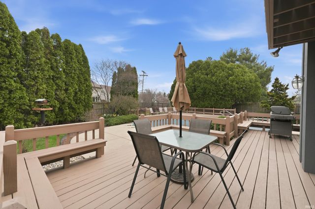 818 Columbine Circle, Auburn, IN 46706