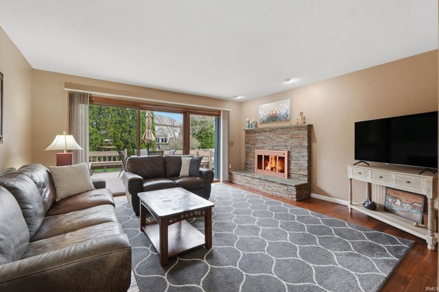 818 Columbine Circle, Auburn, IN 46706