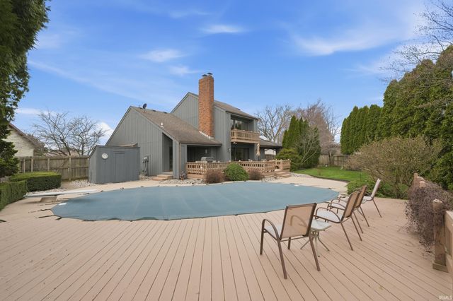 818 Columbine Circle, Auburn, IN 46706