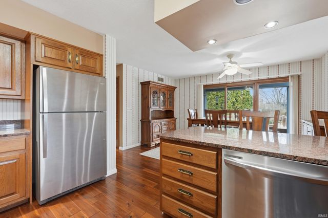 818 Columbine Circle, Auburn, IN 46706