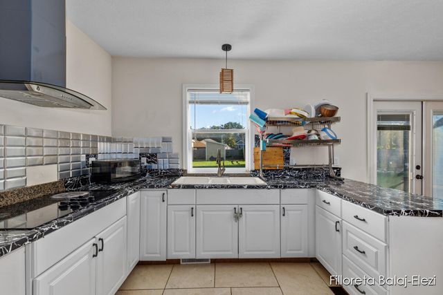 104 Colrain Street, Grand Rapids, MI 49548