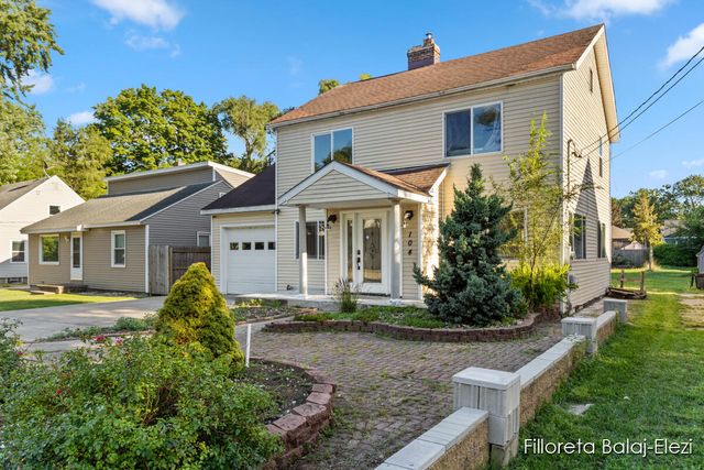 104 Colrain Street, Grand Rapids, MI 49548
