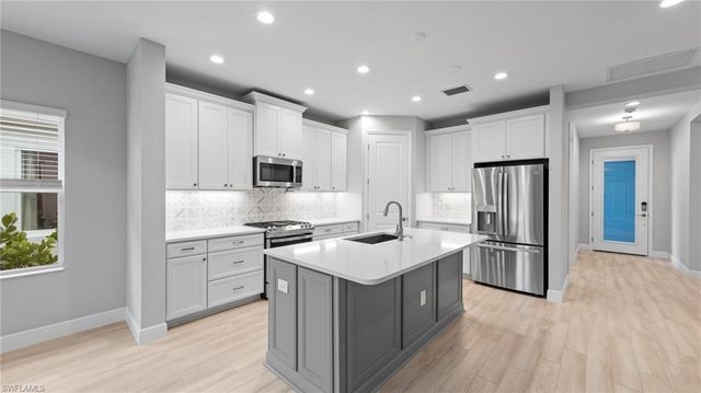 4568 SkySail DR, Naples, FL 34120