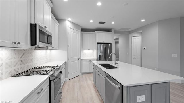 4568 SkySail DR, Naples, FL 34120