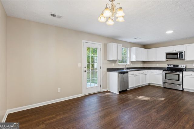 221 Millstone Drive, Hampton, GA 30228