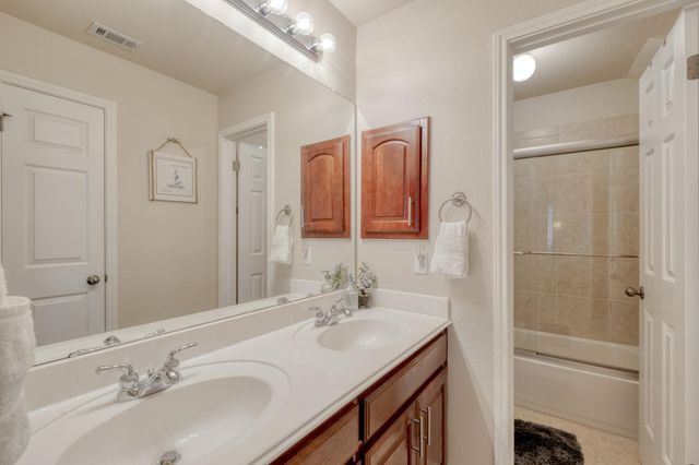 3104 Luminoso LN E, Round Rock, TX 78681
