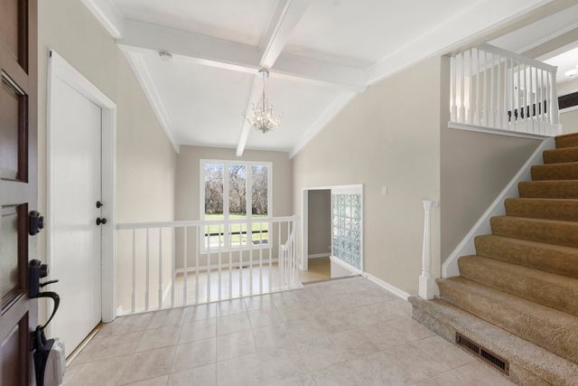 253 Arbor Lane, Bloomingdale, IL 60108