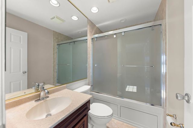 253 Arbor Lane, Bloomingdale, IL 60108