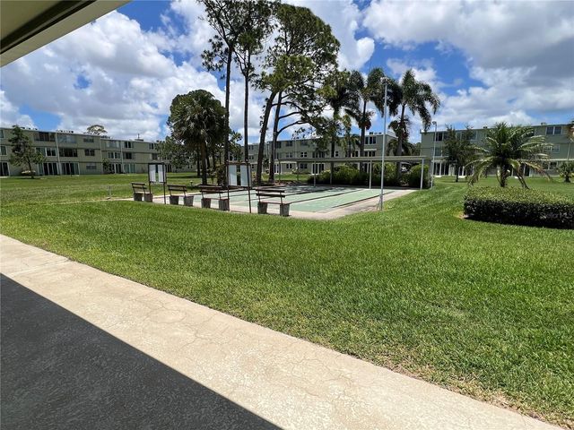 4890 BAY STREET NE 127, St Petersburg, FL 33703