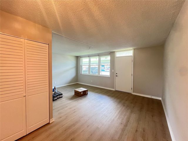 4890 BAY STREET NE 127, St Petersburg, FL 33703