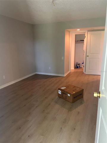 4890 BAY STREET NE 127, St Petersburg, FL 33703