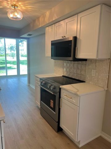 4890 BAY STREET NE 127, St Petersburg, FL 33703