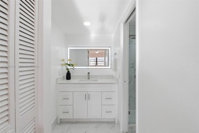 995 SW 84th Ave 126, Miami, FL 33144