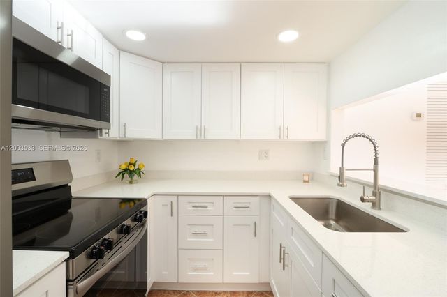 995 SW 84th Ave 126, Miami, FL 33144