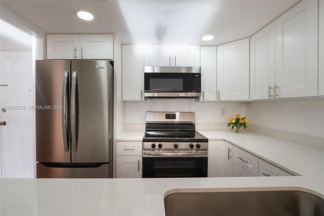 995 SW 84th Ave 126, Miami, FL 33144