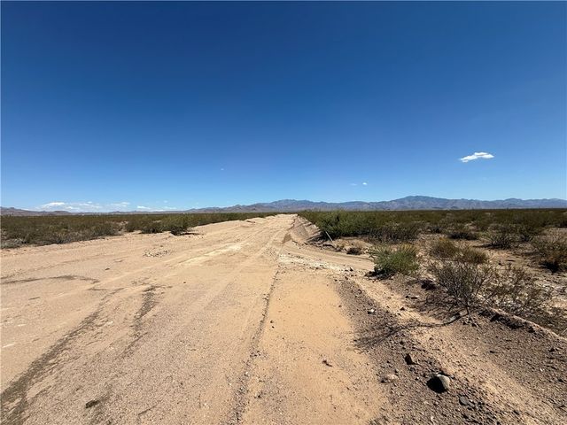 4834 W Sinola Drive, Golden Valley, AZ 86413