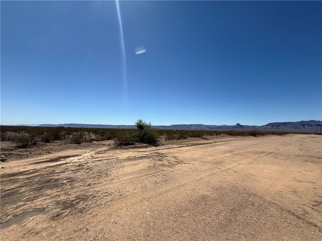 4834 W Sinola Drive, Golden Valley, AZ 86413