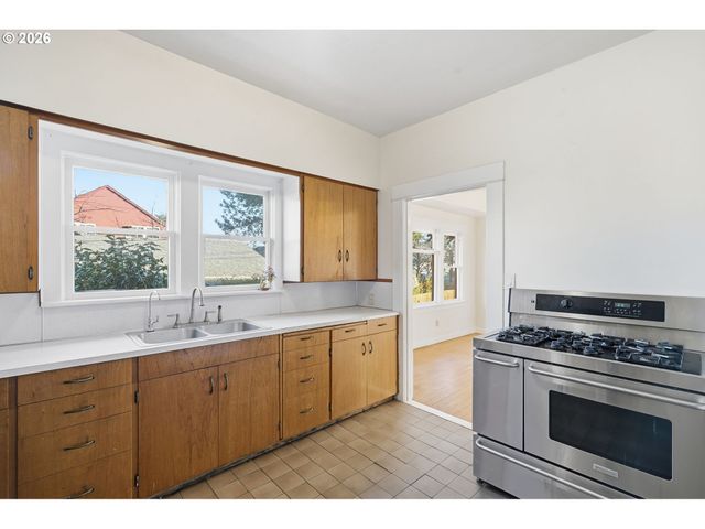 7619 Se INSLEY St, Portland, OR 97206