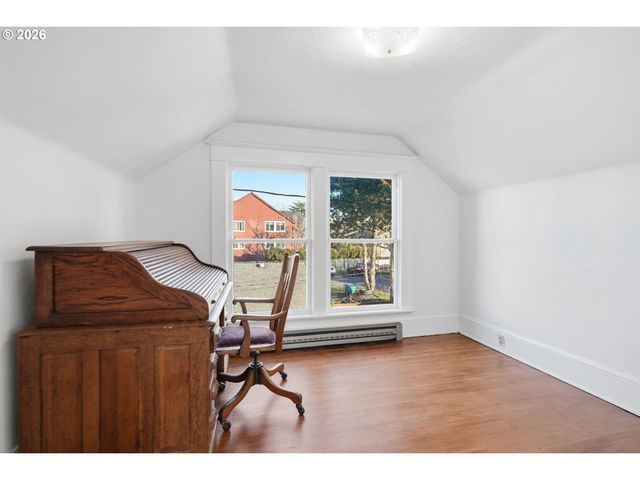 7619 Se INSLEY St, Portland, OR 97206