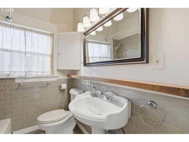 7619 Se INSLEY St, Portland, OR 97206