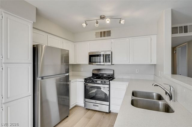 5710 East Tropicana Avenue 1029, Las Vegas, NV 89122