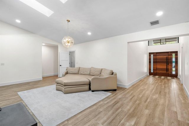 2040 NW 25TH Street, Boca Raton, FL 33431