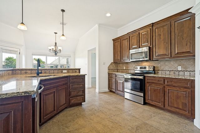 204 Captains Court, Granbury, TX 76049