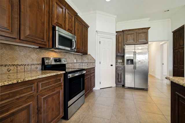 204 Captains Court, Granbury, TX 76049