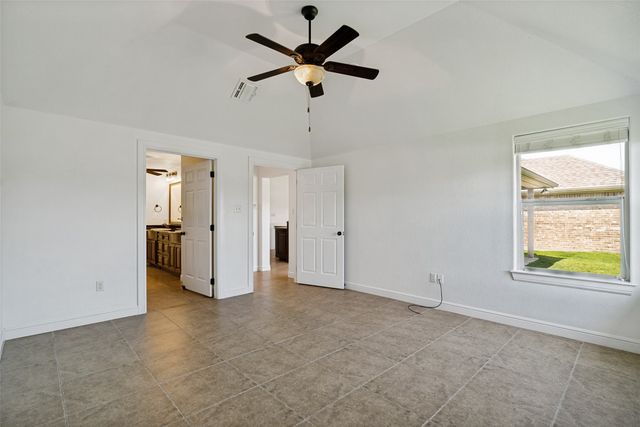 204 Captains Court, Granbury, TX 76049