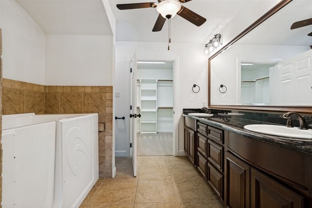 204 Captains Court, Granbury, TX 76049