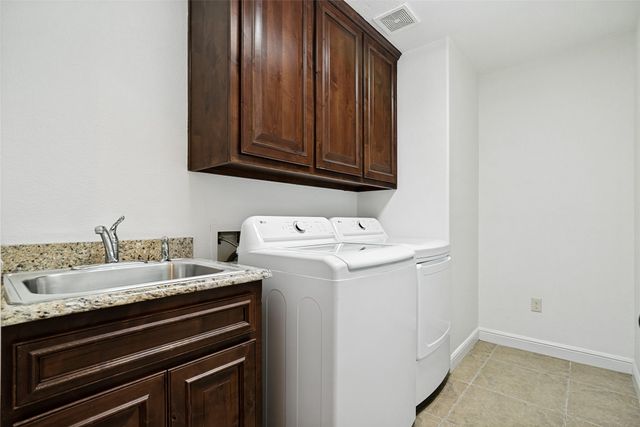 204 Captains Court, Granbury, TX 76049