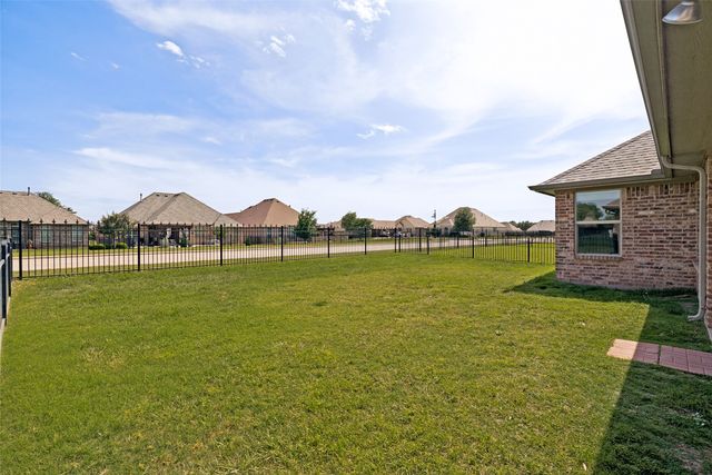 204 Captains Court, Granbury, TX 76049