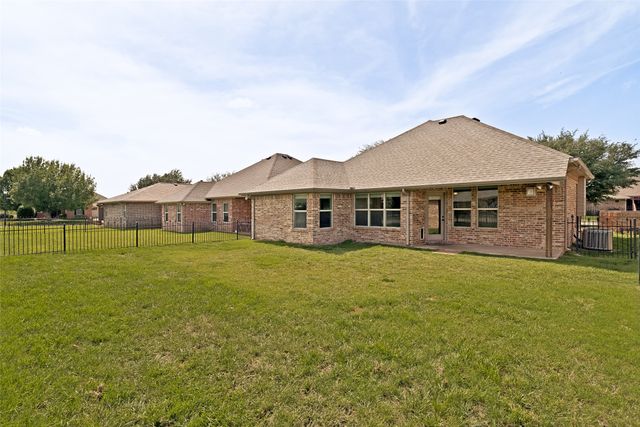 204 Captains Court, Granbury, TX 76049