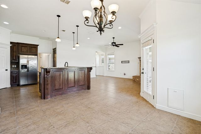 204 Captains Court, Granbury, TX 76049