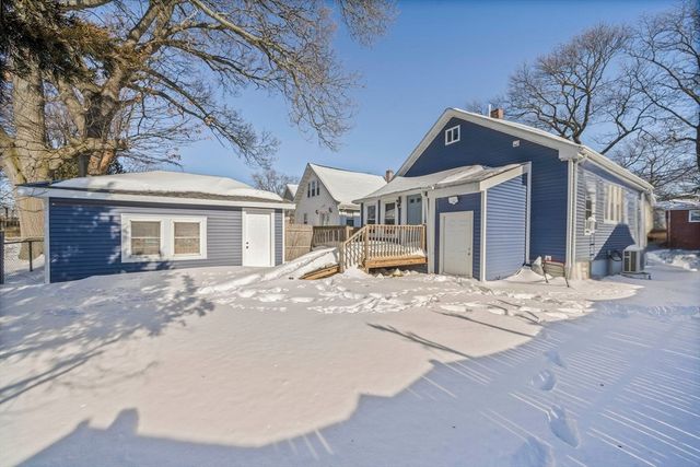 19 Utica St, Quincy, MA 02169