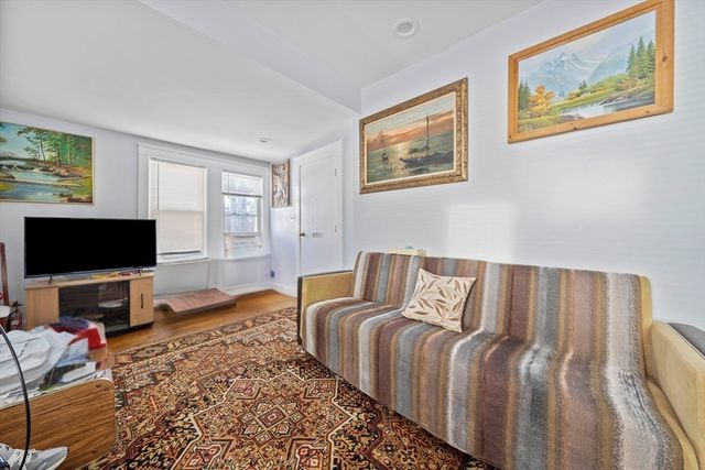 19 Utica St, Quincy, MA 02169