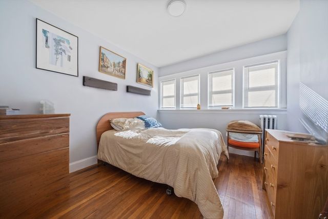 19 Utica St, Quincy, MA 02169